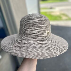 Elegant Eric Javits Skimmer Hat
